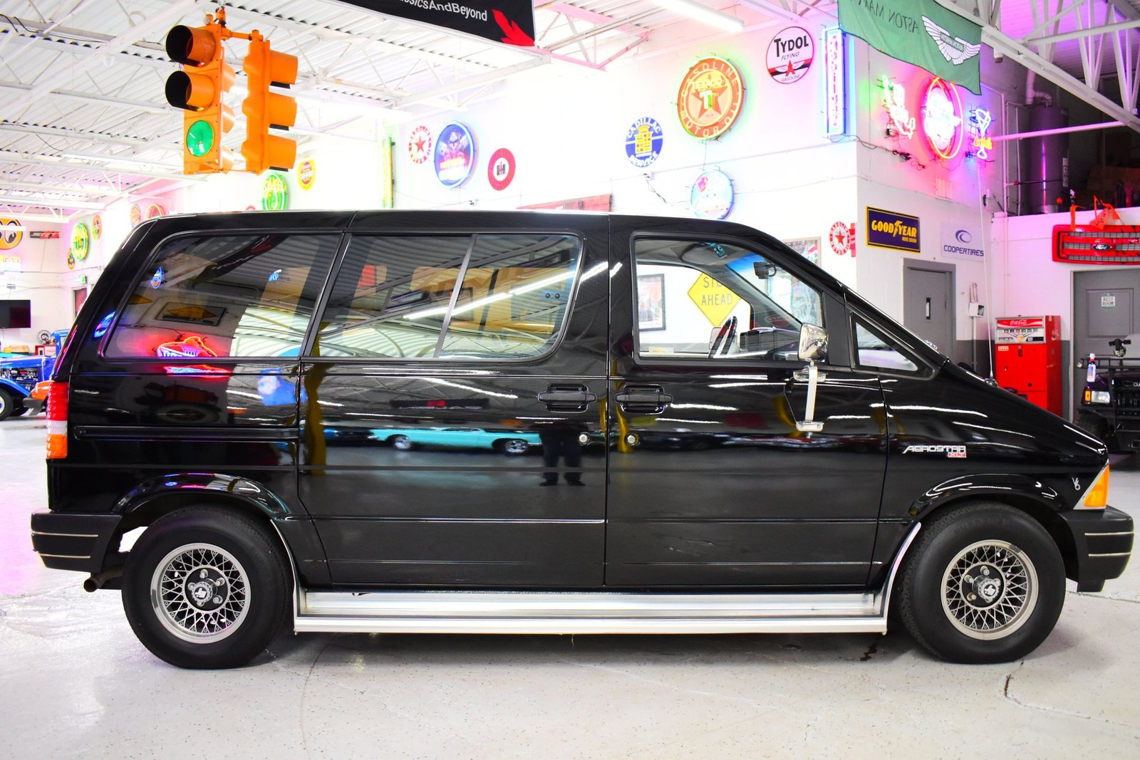 Ford-Aerostar-1986-MiniVAN-3
