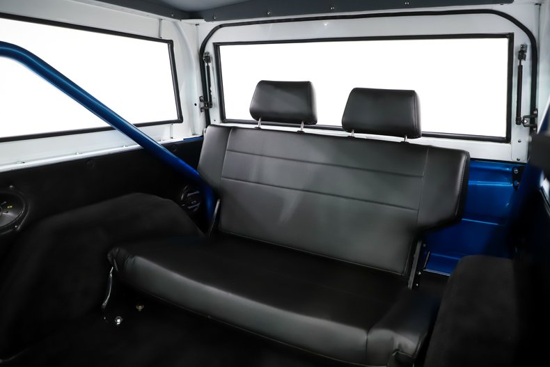 Ford-Bronco-1966-Velocity-Blue-Metall-Black-1