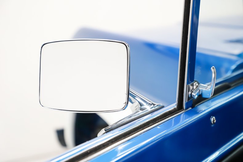 Ford-Bronco-1966-Velocity-Blue-Metall-Black-21