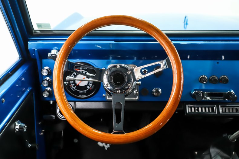 Ford-Bronco-1966-Velocity-Blue-Metall-Black-26