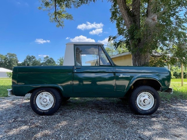Ford-Bronco-1966-Wagon-5