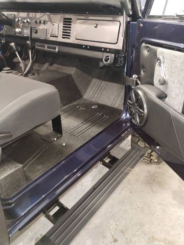 Ford-Bronco-1967-Blue-1