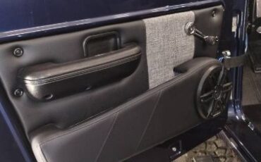 Ford-Bronco-1967-Blue-8