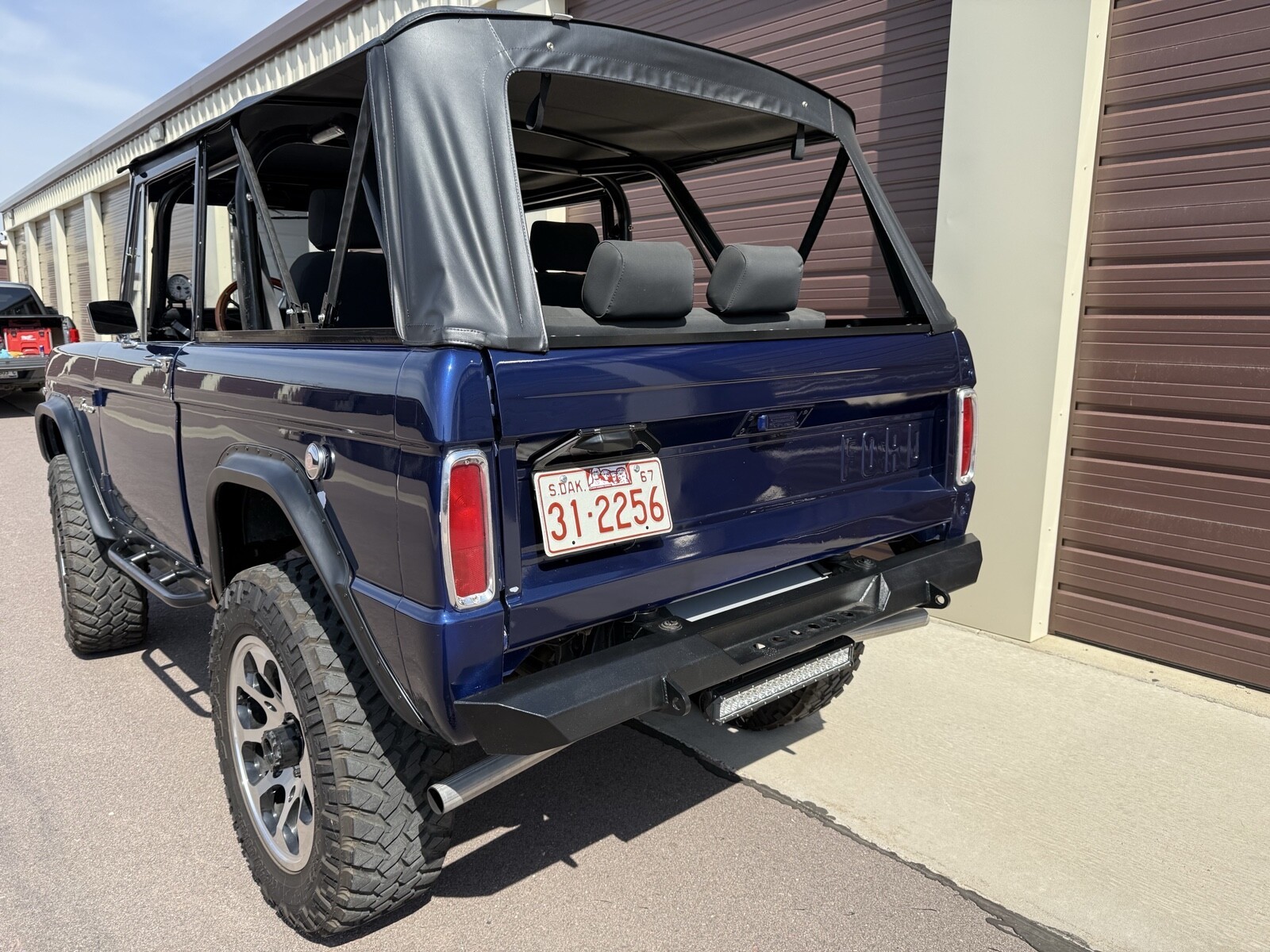 Ford-Bronco-1967-SUV-1