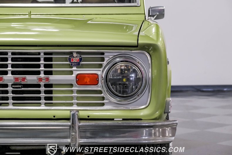 Ford-Bronco-1968-Lime-Gold-Metallic-Saddle-21