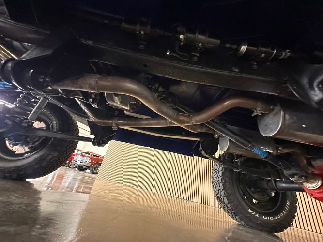 Ford-Bronco-1969-Dark-Blue-Parchment-10
