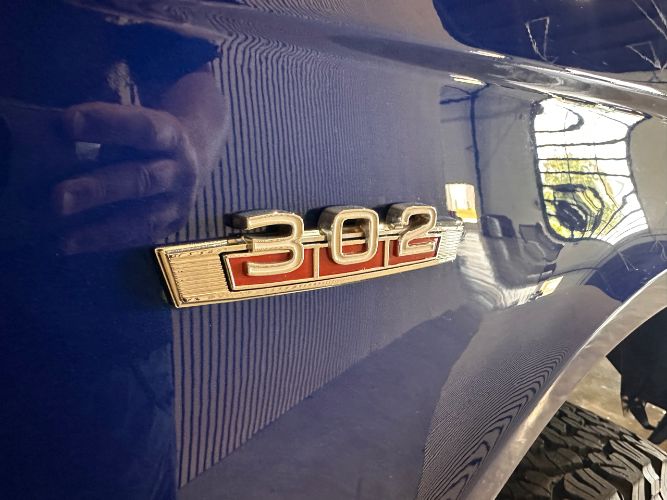 Ford-Bronco-1969-Dark-Blue-Parchment-20