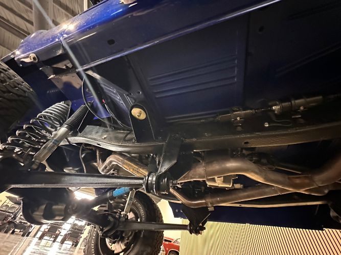 Ford-Bronco-1969-Dark-Blue-Parchment-9