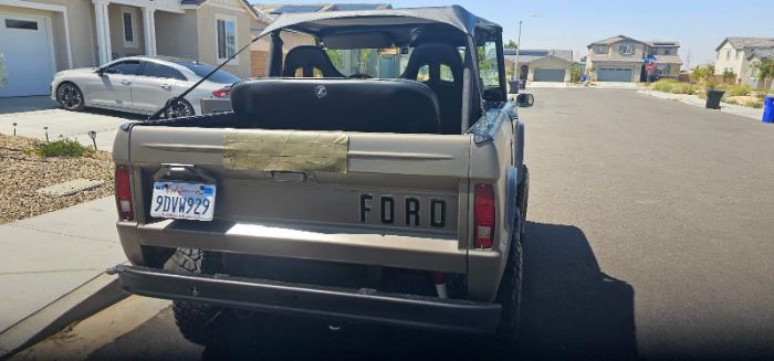 Ford-Bronco-1969-Gray-Black-14
