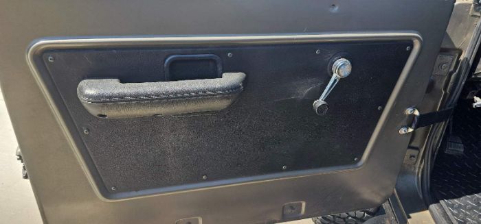 Ford-Bronco-1969-Gray-Black-17