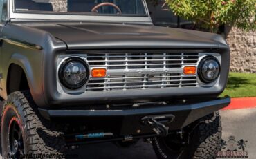 Ford-Bronco-1969-SUV-10