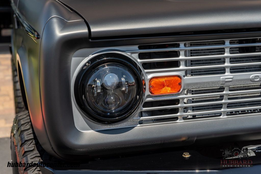 Ford-Bronco-1969-SUV-11