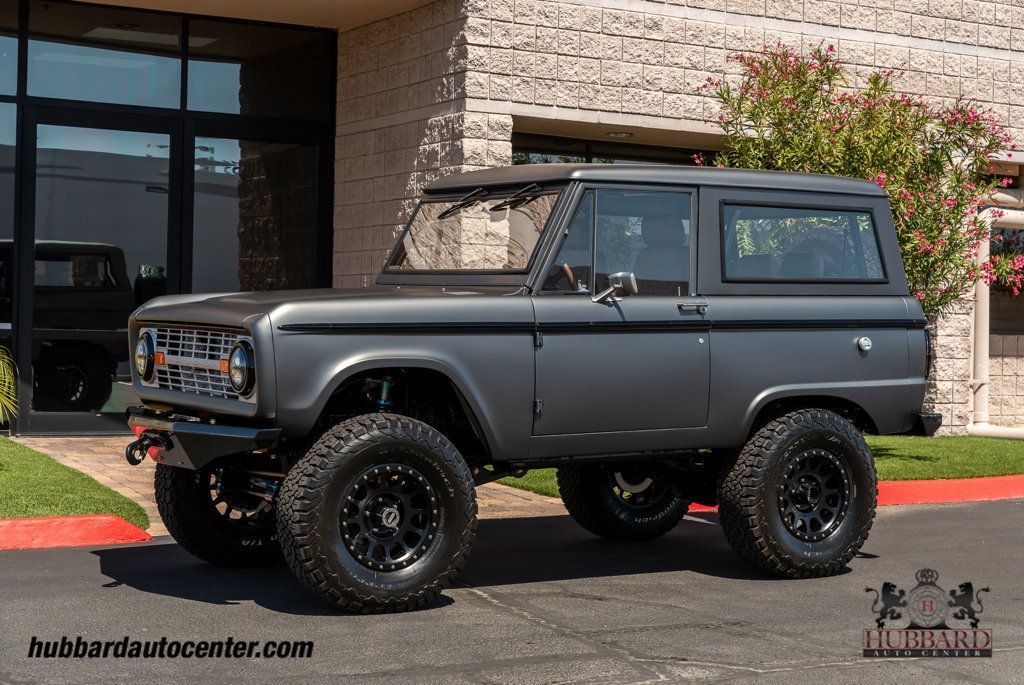 Ford-Bronco-1969-SUV-3