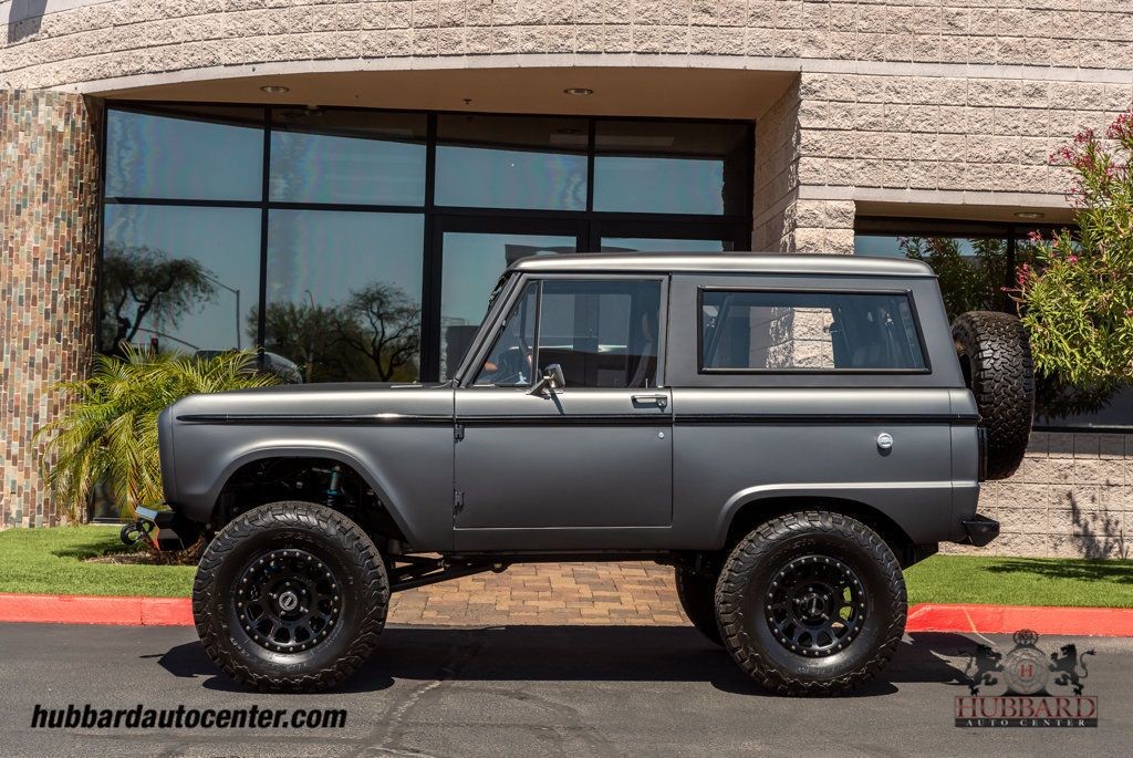 Ford-Bronco-1969-SUV-4