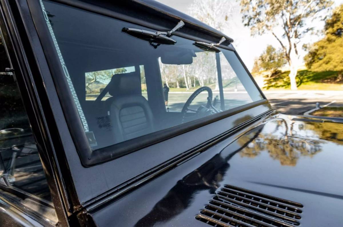 Ford-Bronco-1969-black-15