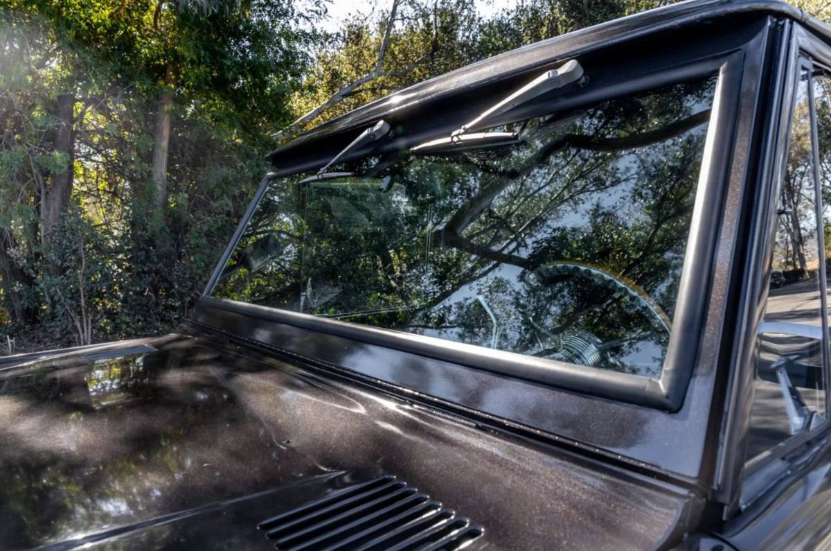 Ford-Bronco-1969-black-16