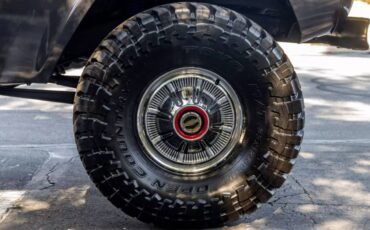 Ford-Bronco-1969-black-21