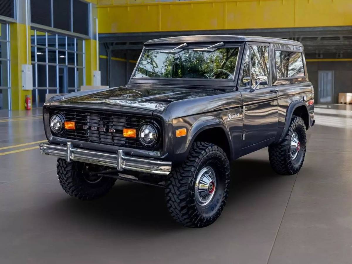 Ford-Bronco-1969-black-7