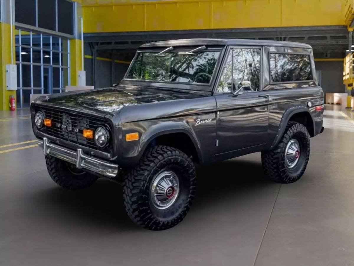 Ford-Bronco-1969-black-8