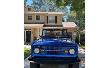 Ford-Bronco-1970-Blue-Tan-12