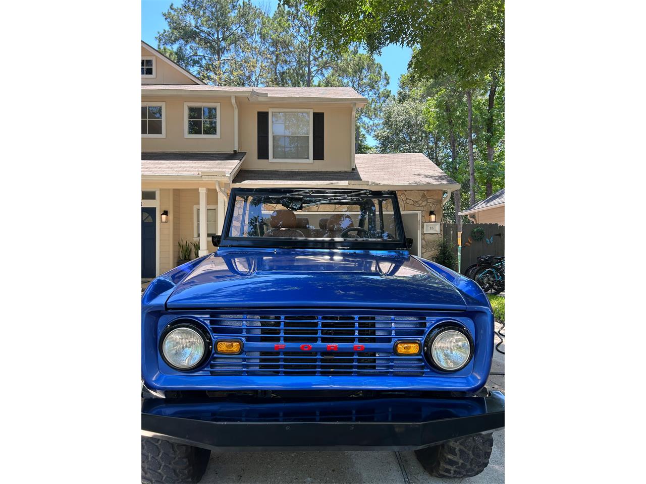 Ford-Bronco-1970-Blue-Tan-13