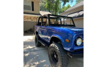 Ford-Bronco-1970-Blue-Tan-14