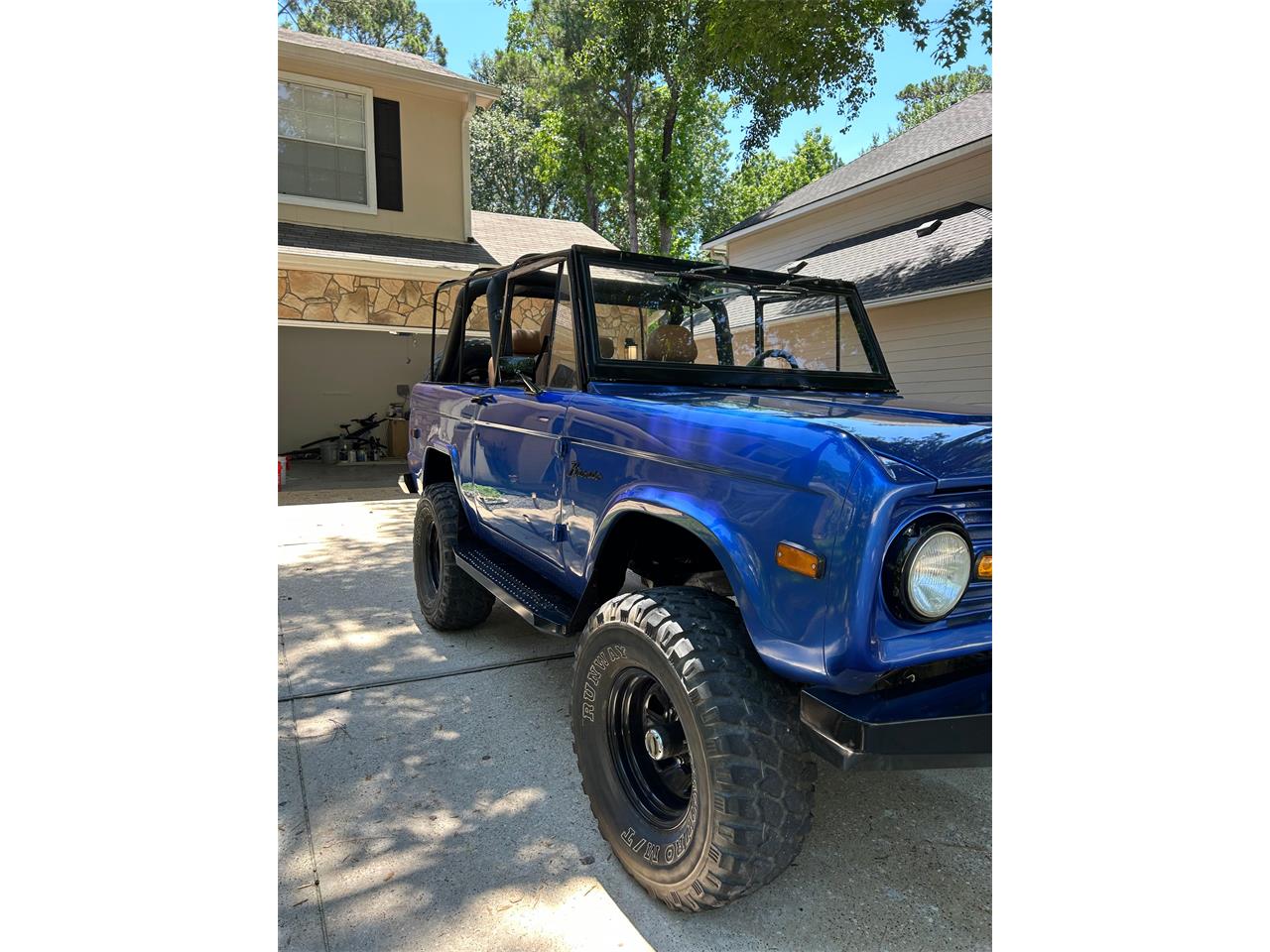 Ford-Bronco-1970-Blue-Tan-14