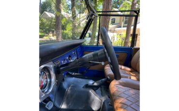 Ford-Bronco-1970-Blue-Tan-17