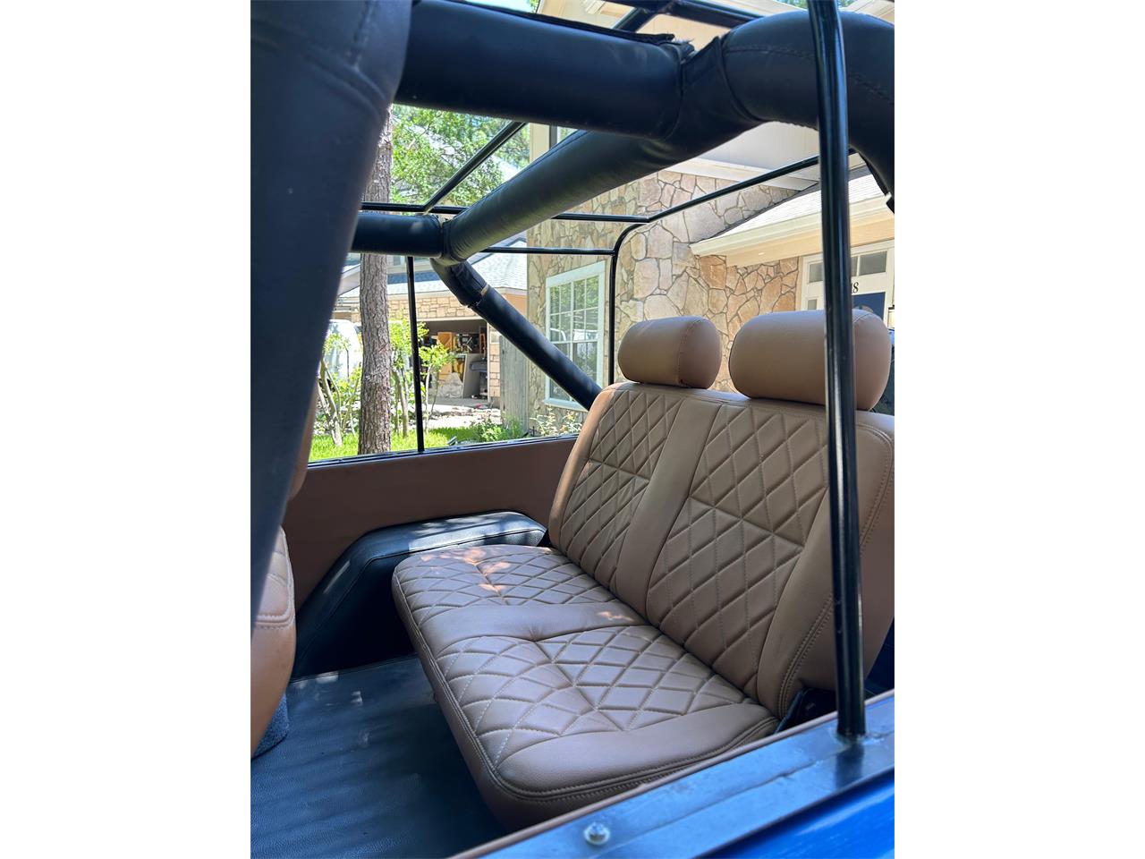 Ford-Bronco-1970-Blue-Tan-18