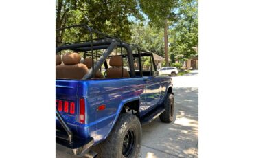 Ford-Bronco-1970-Blue-Tan-2