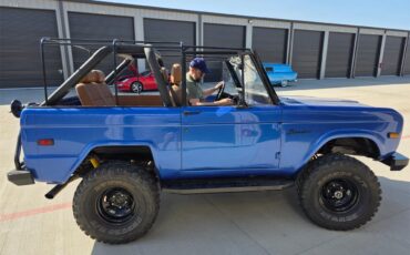 Ford-Bronco-1970-Blue-Tan