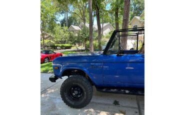 Ford-Bronco-1970-Blue-Tan-5