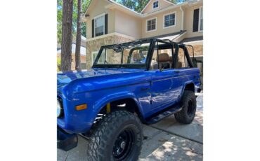 Ford-Bronco-1970-Blue-Tan-7