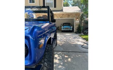 Ford-Bronco-1970-Blue-Tan-8