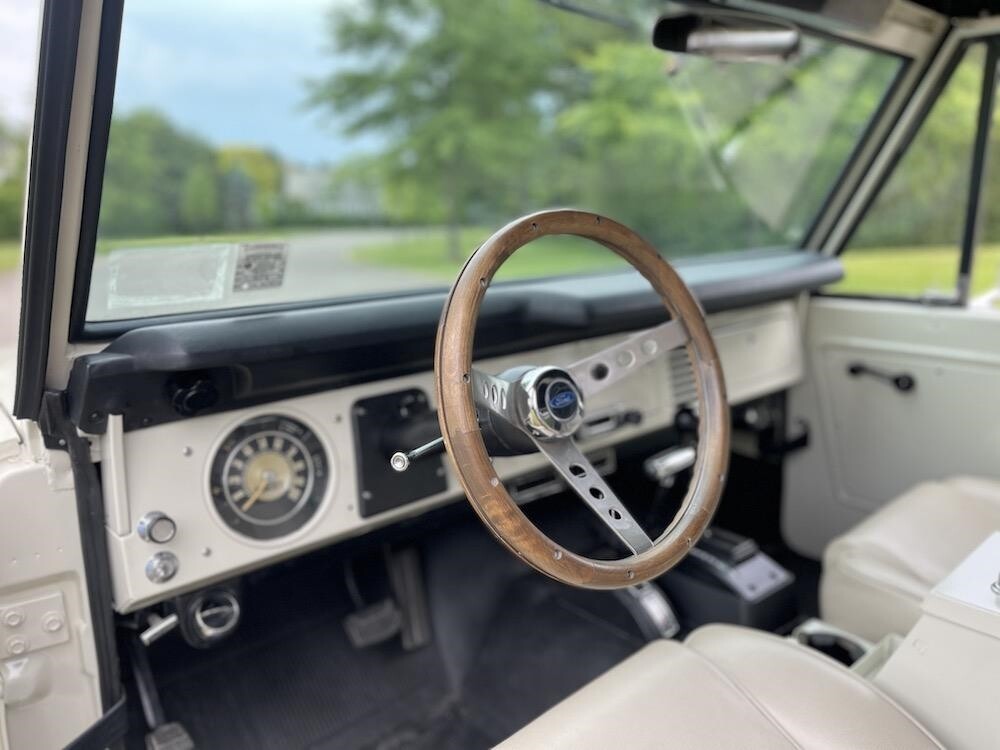 Ford-Bronco-1970-Convertible-35
