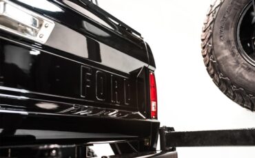 Ford-Bronco-1970-RAVEN-BLACK-NATURAL-CARAMEL-11