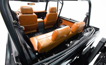 Ford-Bronco-1970-RAVEN-BLACK-NATURAL-CARAMEL-16