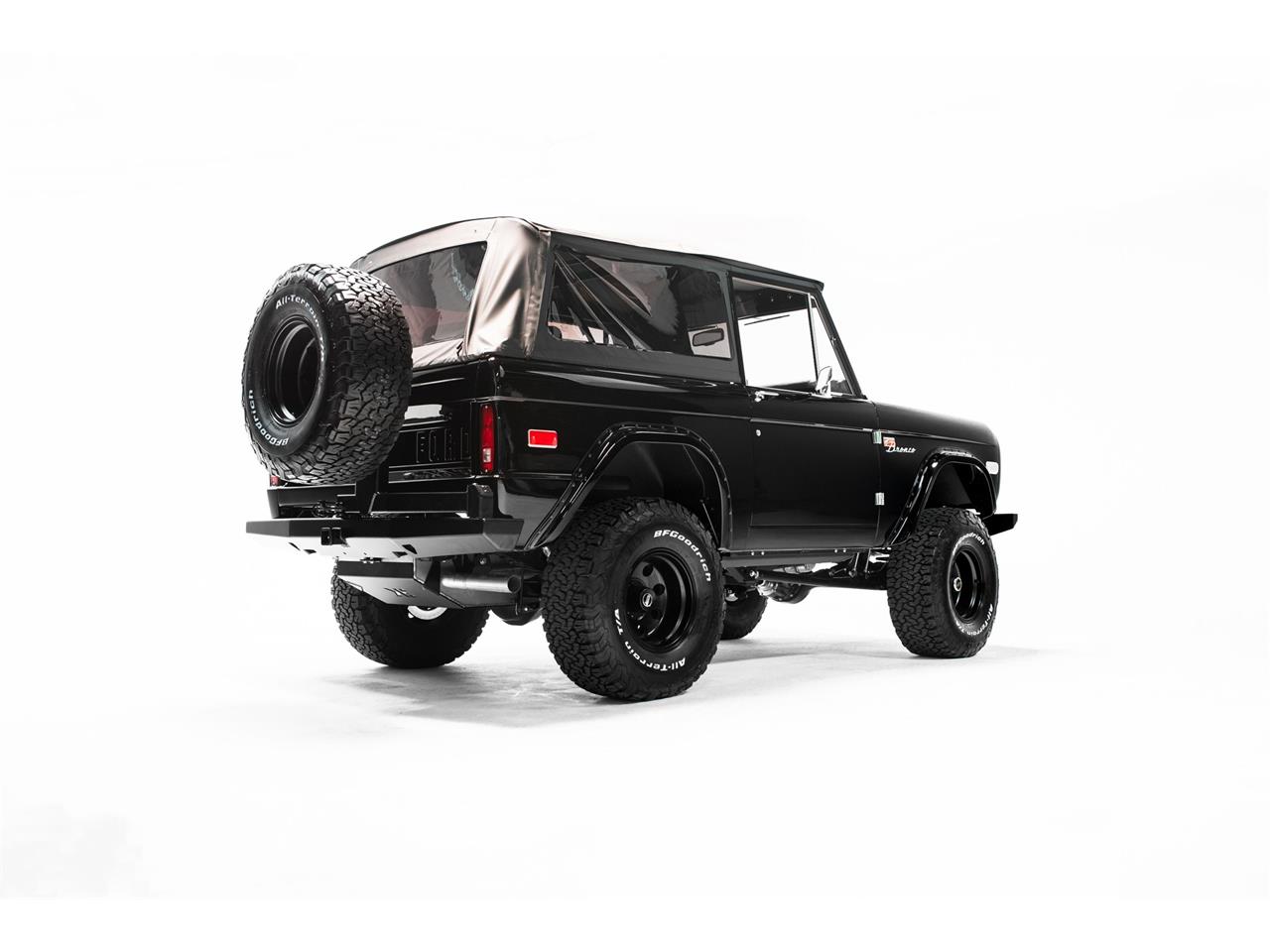 Ford-Bronco-1970-RAVEN-BLACK-NATURAL-CARAMEL-21