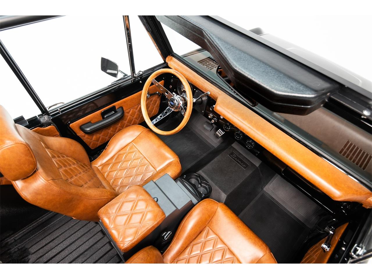 Ford-Bronco-1970-RAVEN-BLACK-NATURAL-CARAMEL-22