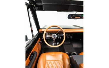 Ford-Bronco-1970-RAVEN-BLACK-NATURAL-CARAMEL-23