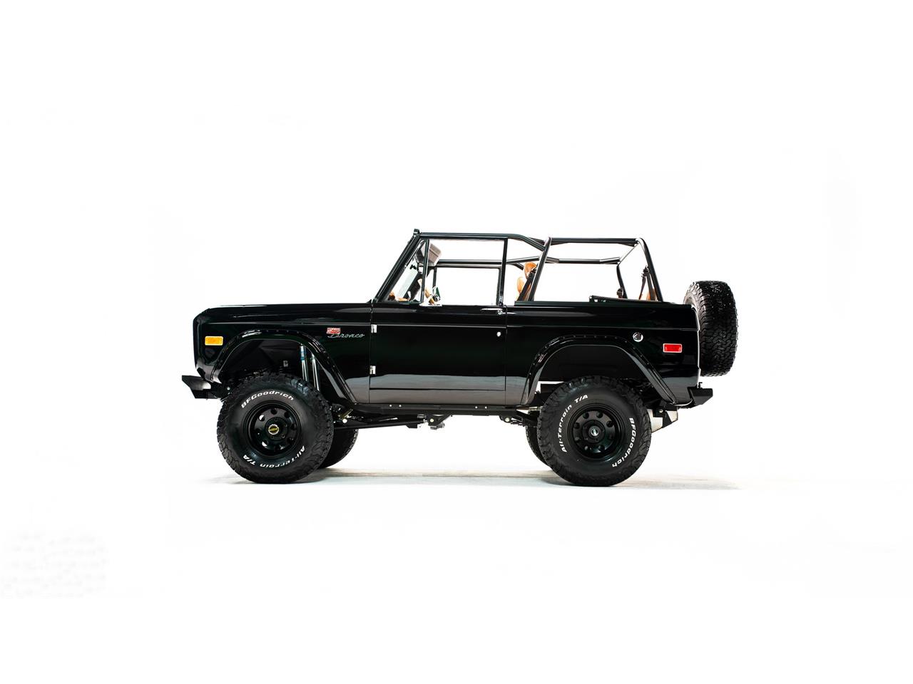 Ford-Bronco-1970-RAVEN-BLACK-NATURAL-CARAMEL-4
