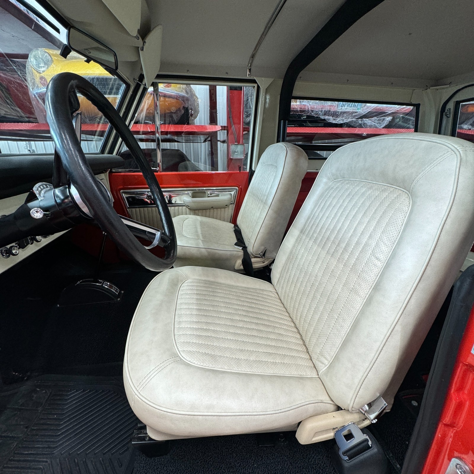 Ford-Bronco-1971-4