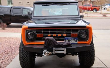 Ford-Bronco-1971-BlackOrange-Black-10