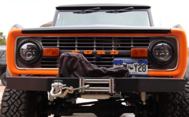 Ford-Bronco-1971-BlackOrange-Black-11