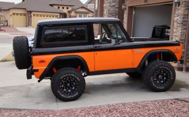 Ford-Bronco-1971-BlackOrange-Black-9