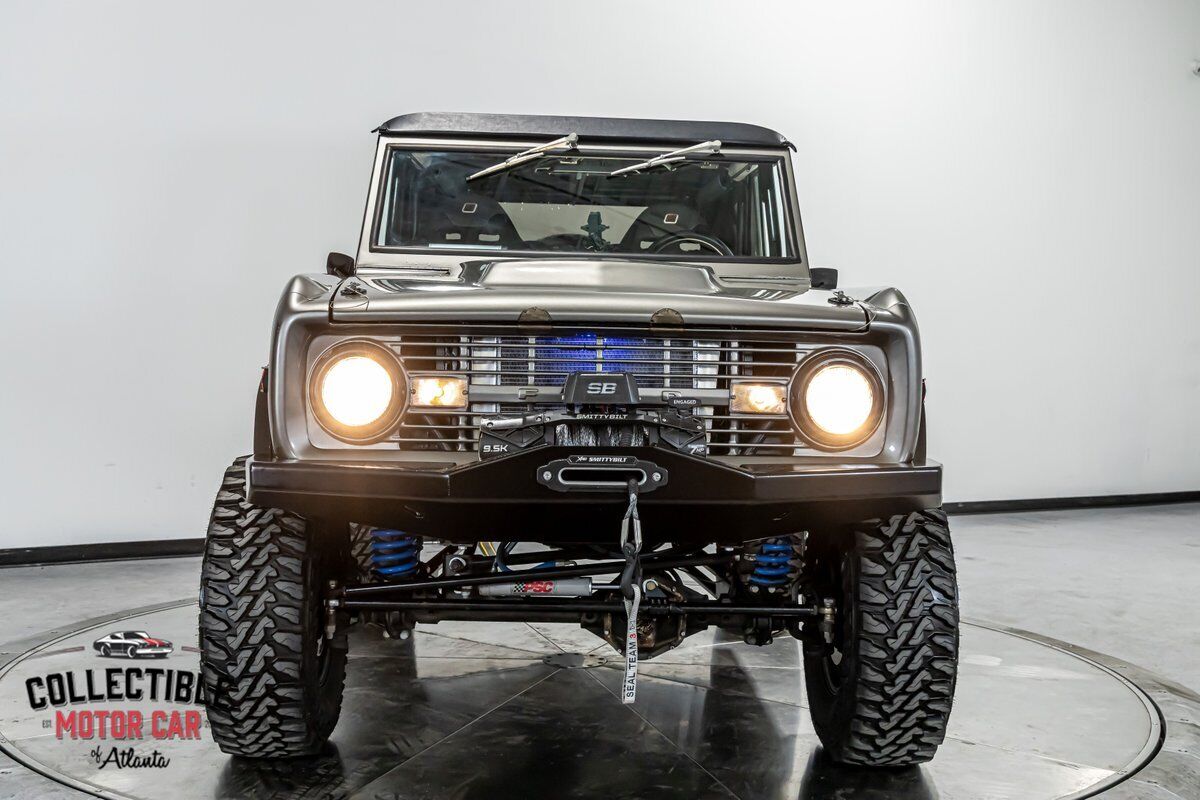 Ford-Bronco-1971-SUV-34
