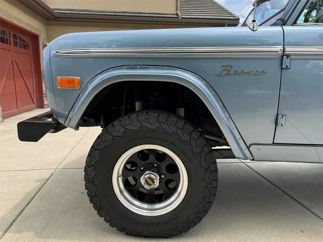 Ford-Bronco-1972-Light-Blue-Gray-21