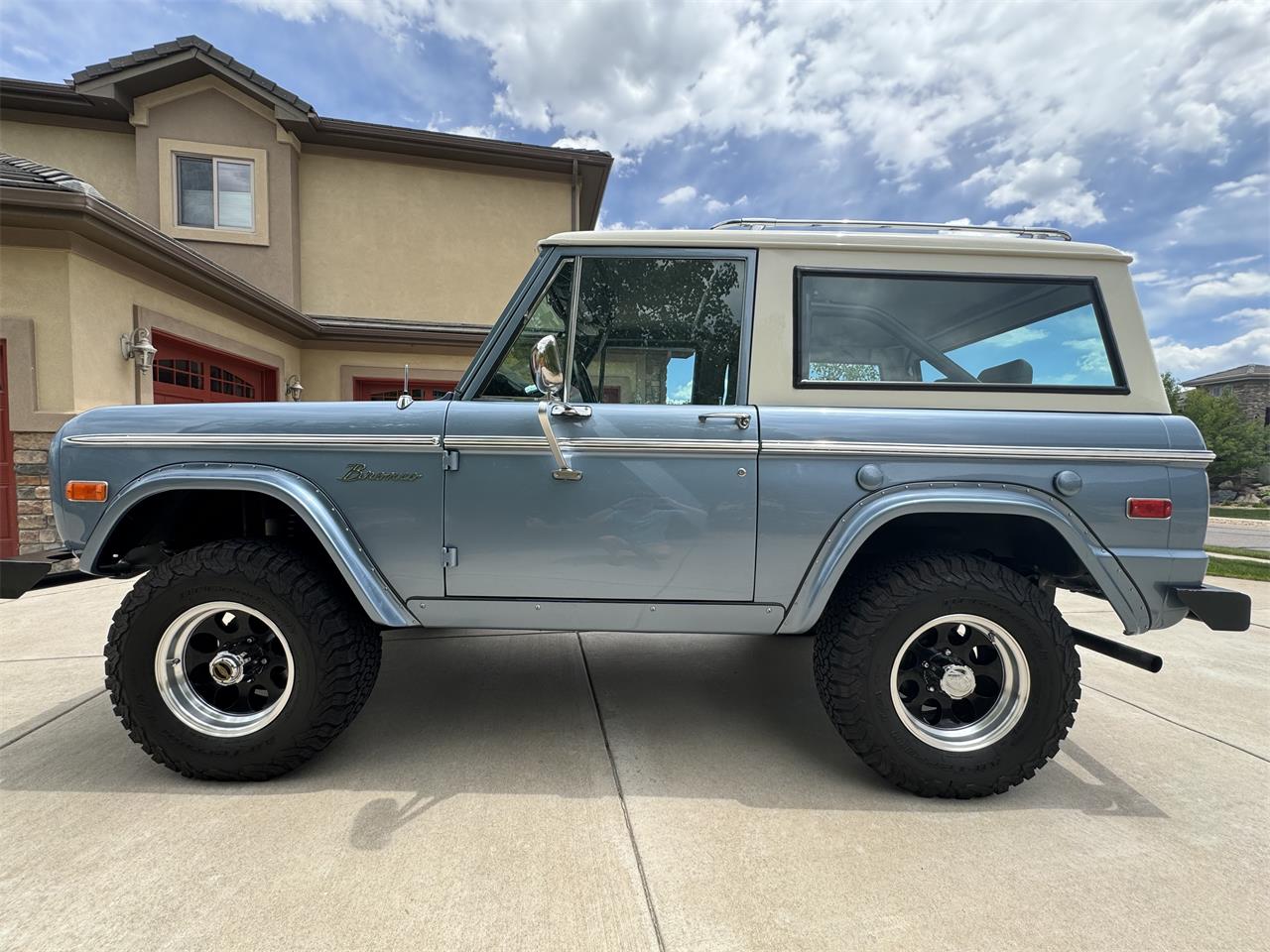 Ford-Bronco-1972-Light-Blue-Gray-22