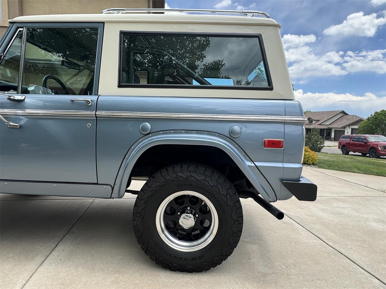 Ford-Bronco-1972-Light-Blue-Gray-24