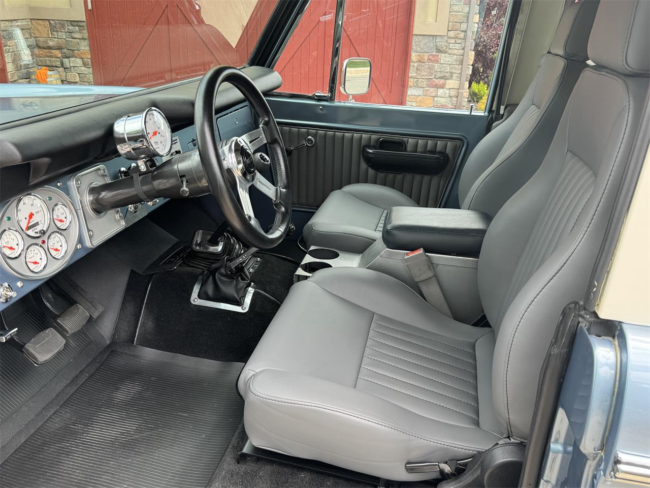Ford-Bronco-1972-Light-Blue-Gray-31